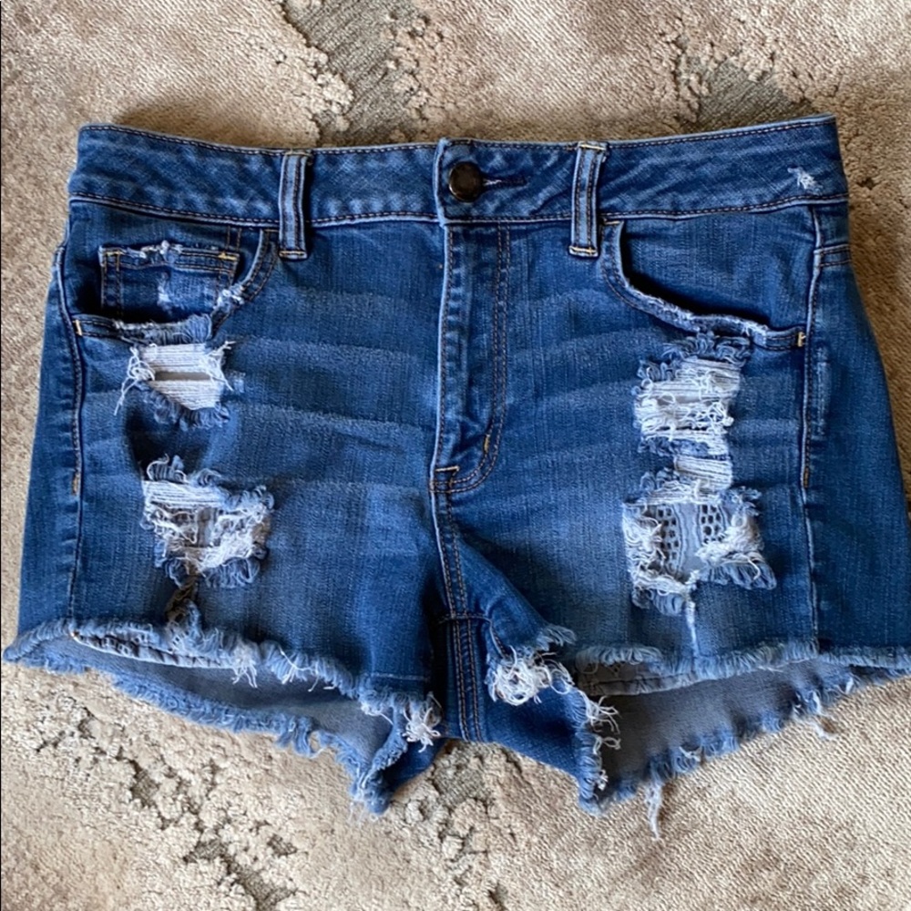American Eagle shorts- peep pockets